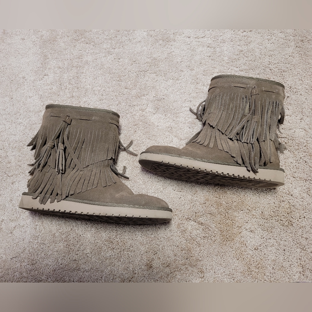 Kookaburra by Ugg